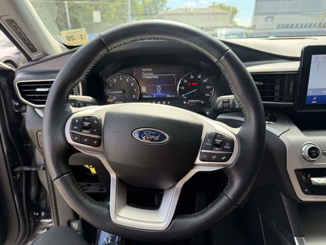 Certified 2023 Ford Explorer XLT w/ Equipment Group 202A AWD/4WD image 8