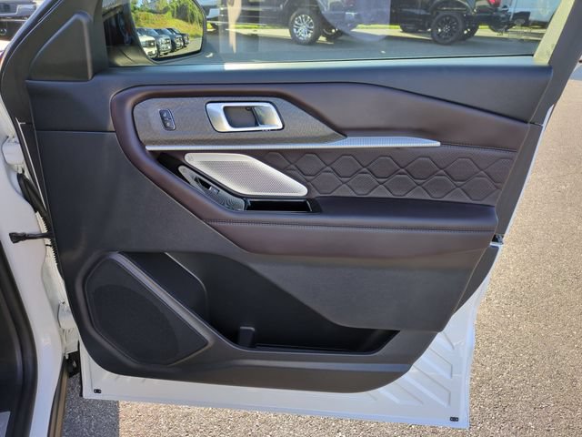 Certified 2025 Ford Explorer Platinum w/ Ultimate Package AWD/4WD image 35