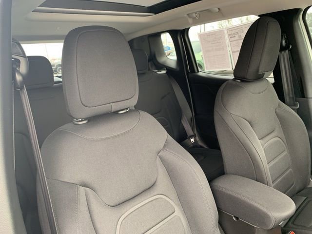 Used 2021 Jeep Renegade Latitude w/ Sun & Sound Group image 16