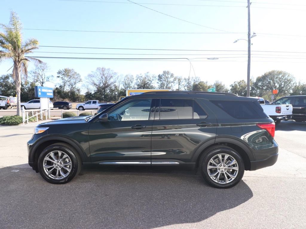 Certified 2022 Ford Explorer XLT w/ Equipment Group 202A image 2