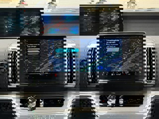 Certified 2025 Ford Expedition Max Platinum image 12