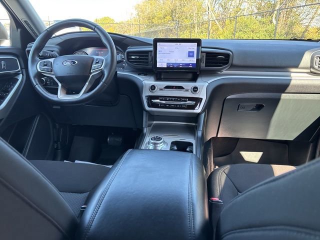 Certified 2023 Ford Explorer XLT image 9
