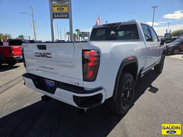 Used 2025 GMC Sierra 2500 AT4 w/ Technology Package AWD/4WD image 7
