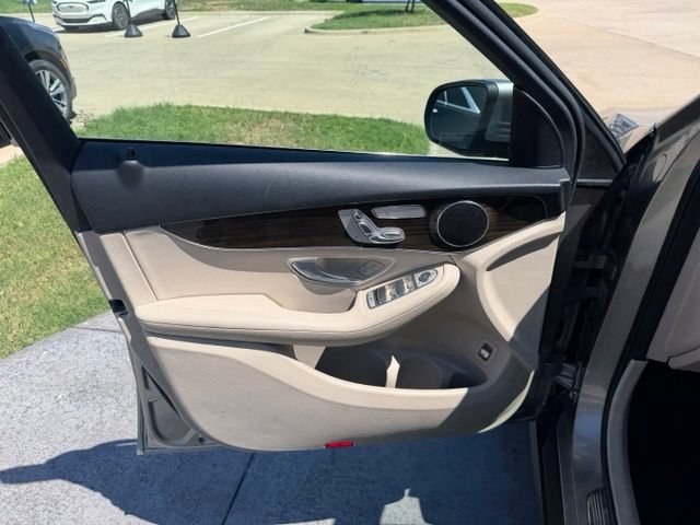 Used 2021 Mercedes-Benz GLC 300 image 8