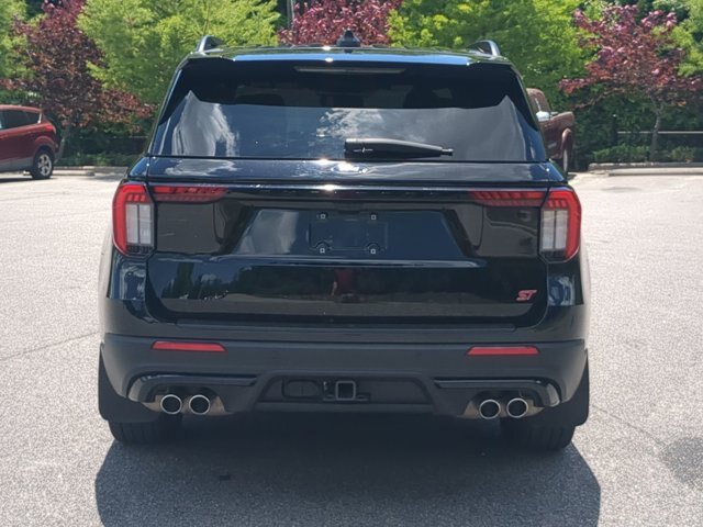 Certified 2025 Ford Explorer ST AWD/4WD image 5
