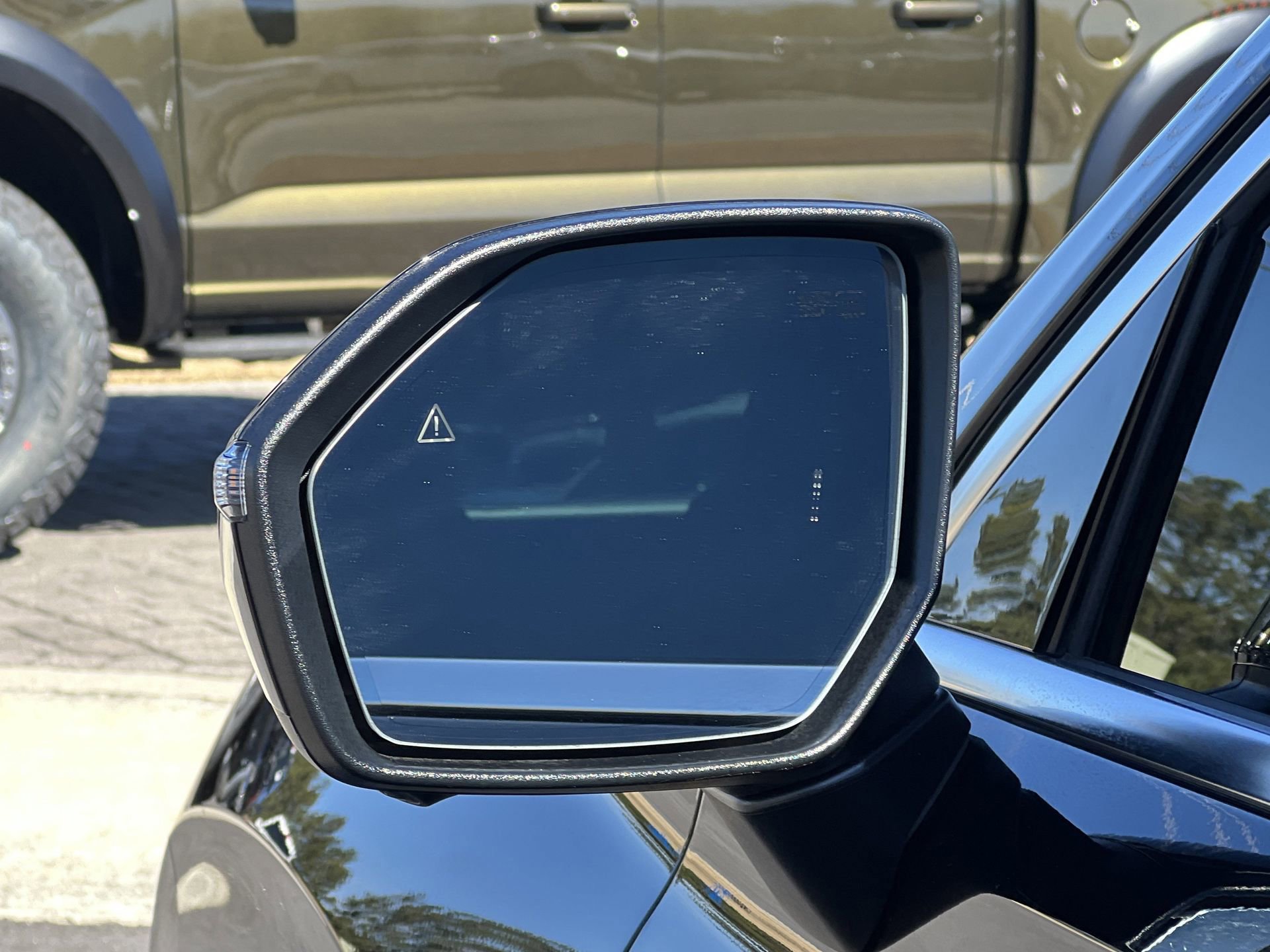 Used 2024 Hyundai Palisade SEL w/ Premium Package image 33