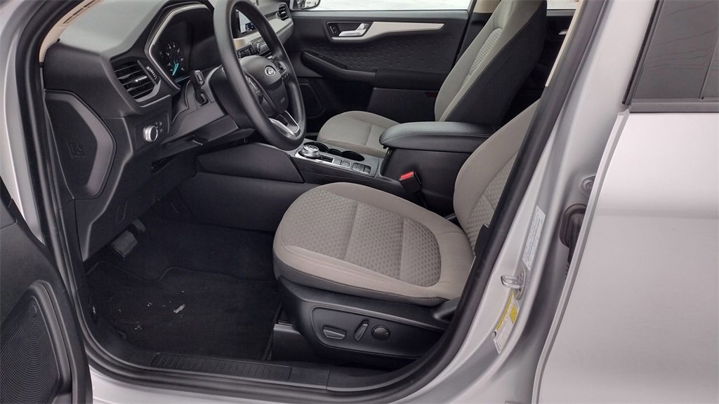 Certified 2020 Ford Escape SE image 11