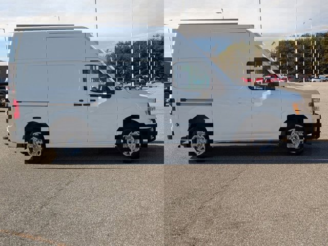 Used 2018 Nissan NV 2500 SV image 3