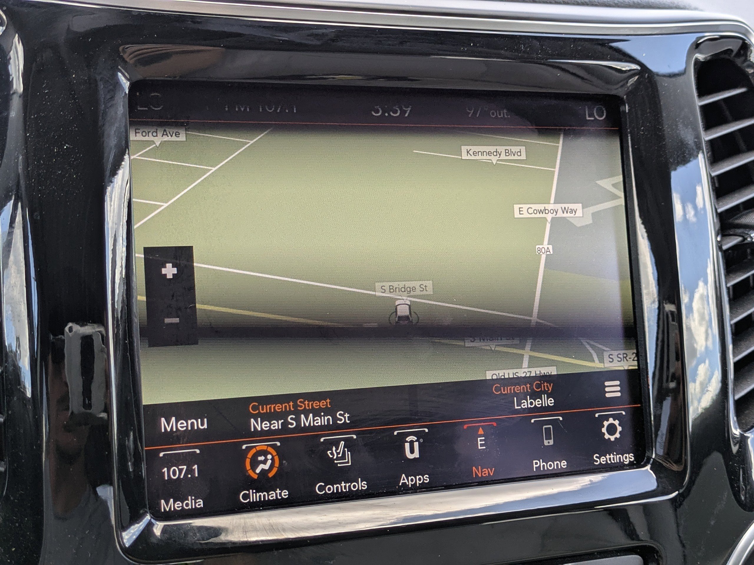 Used 2020 Jeep Cherokee Limited image 28