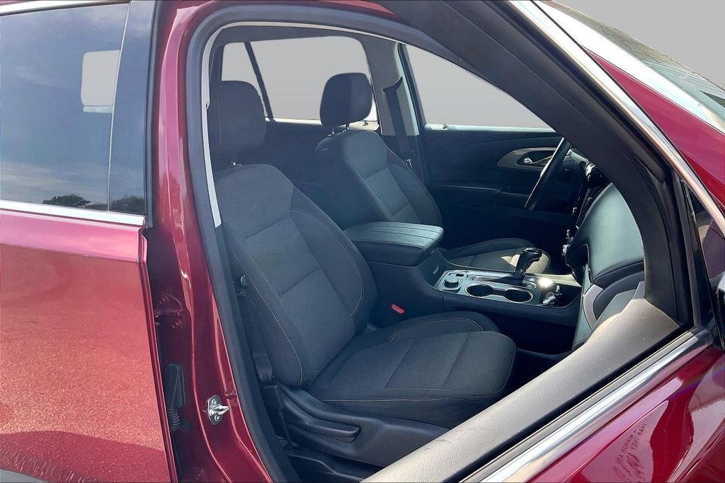 Used 2020 Chevrolet Traverse LT FWD image 7