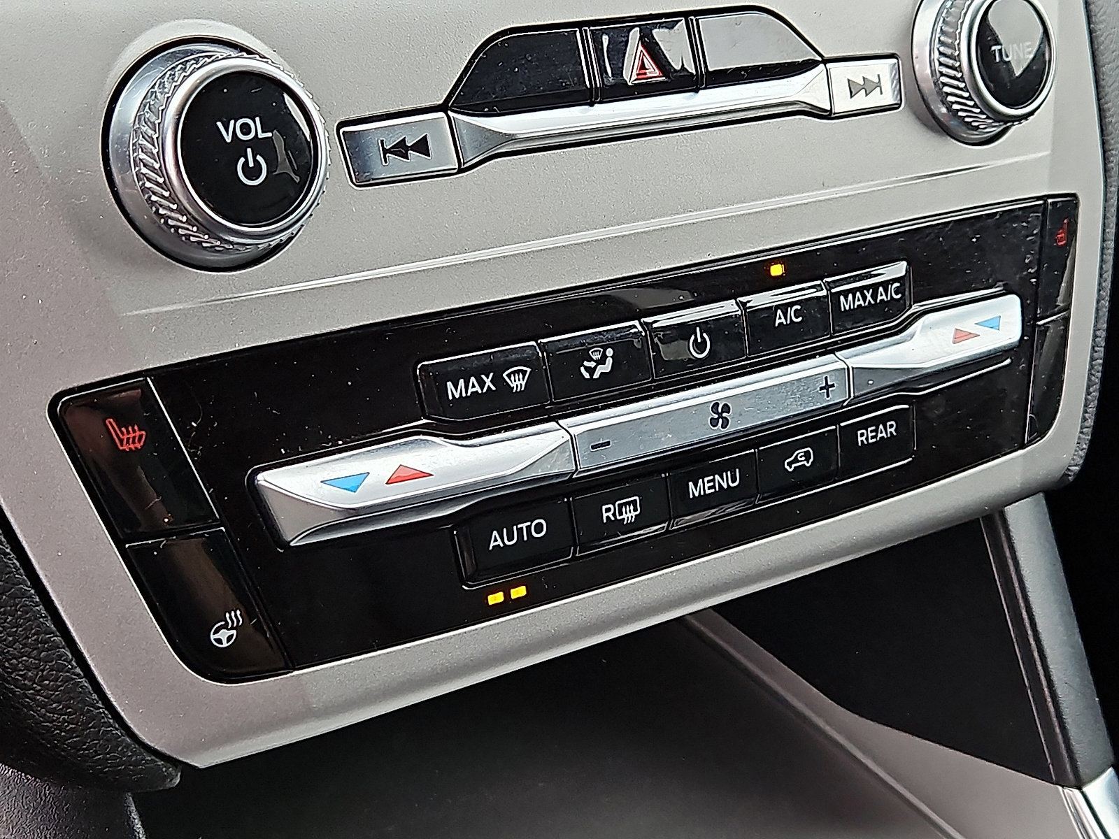 Certified 2022 Ford Explorer XLT w/ Equipment Group 202A image 17