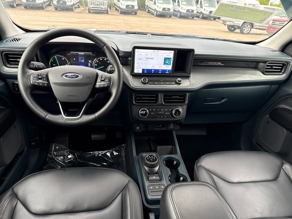 Certified 2024 Ford Maverick Lariat w/ Black Appearance Package image 9