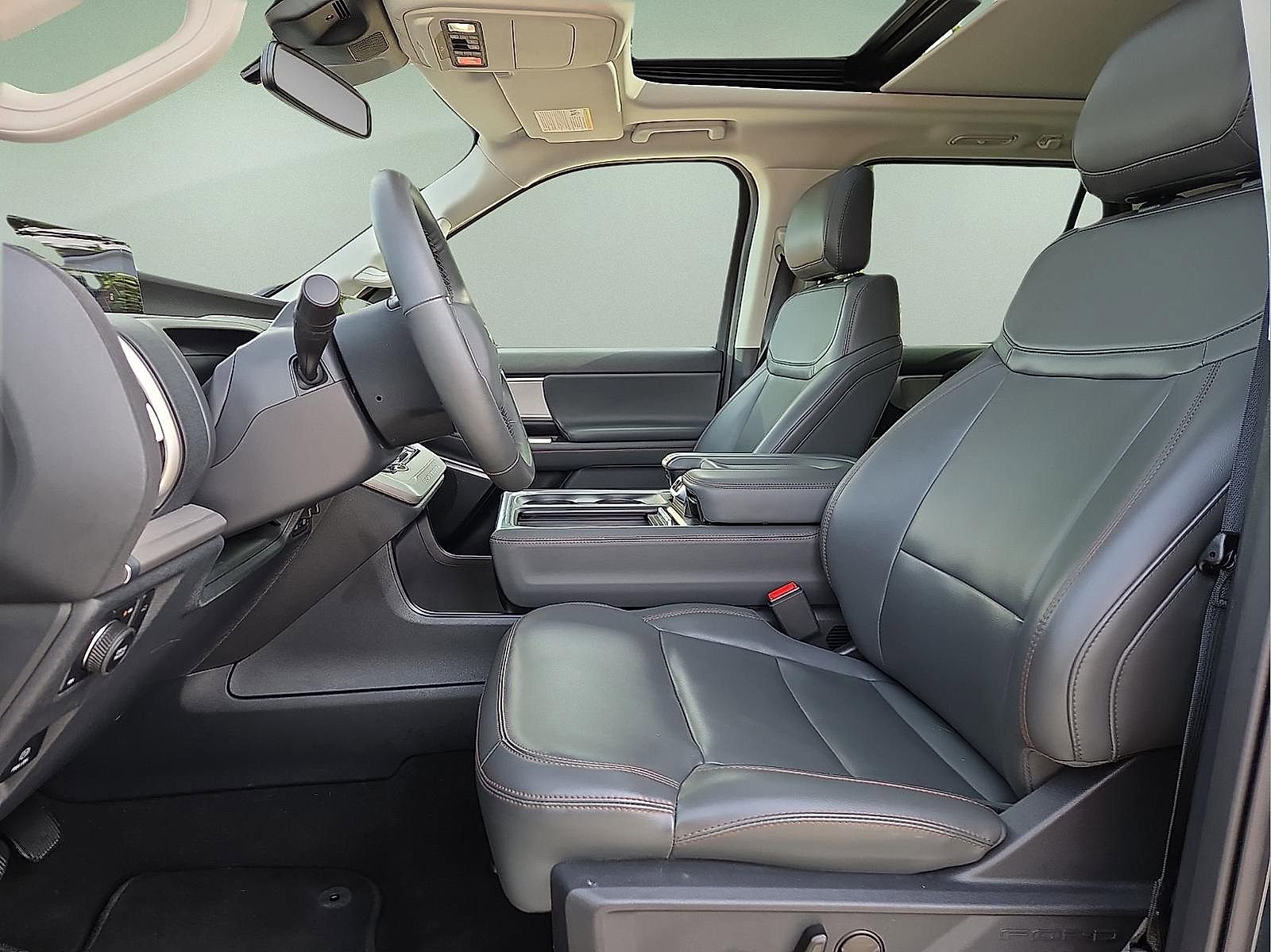 Certified 2025 Ford Expedition Active AWD/4WD image 15