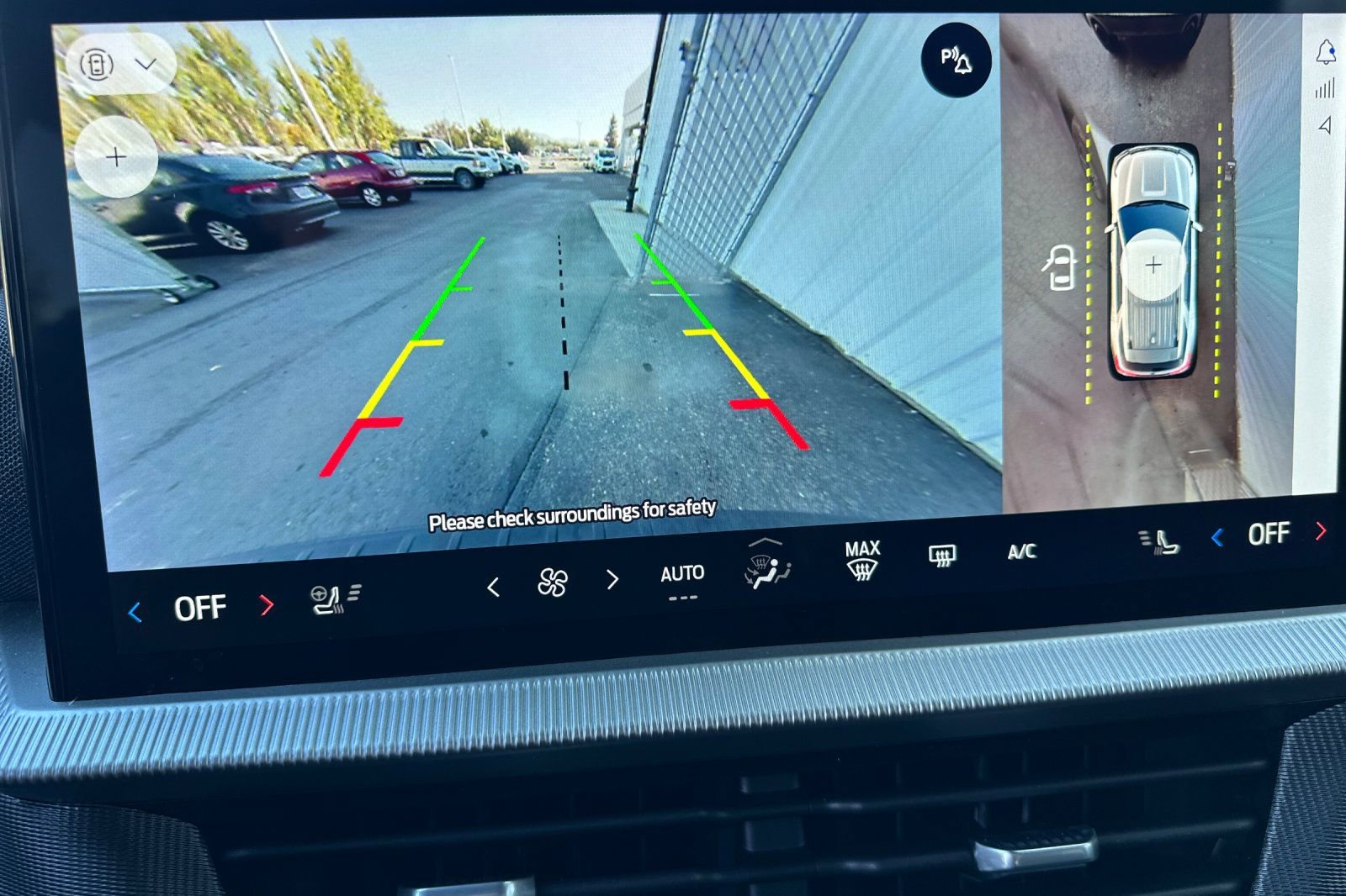 Certified 2025 Ford Explorer ST-Line w/ ST-Line Street Pack image 22