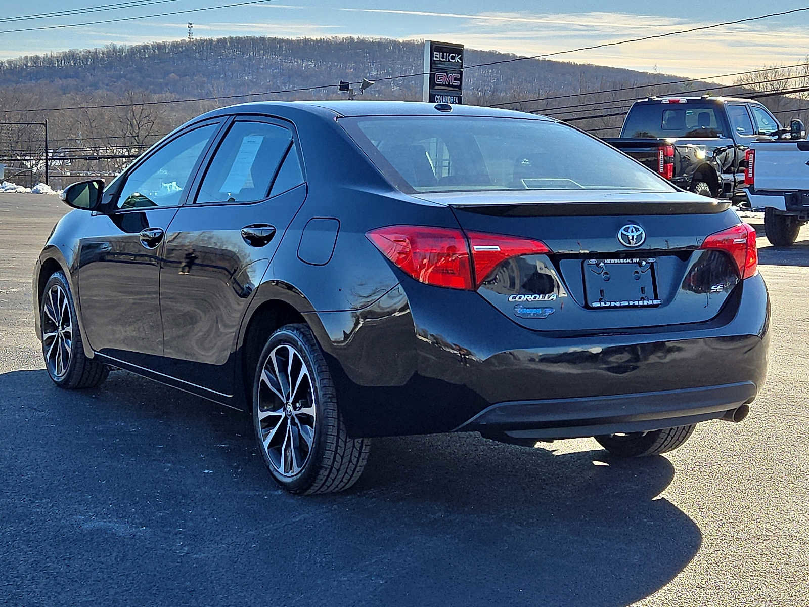 Used 2019 Toyota Corolla SE image 4