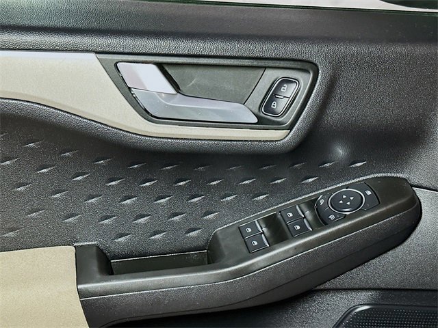 Certified 2020 Ford Escape SE image 15