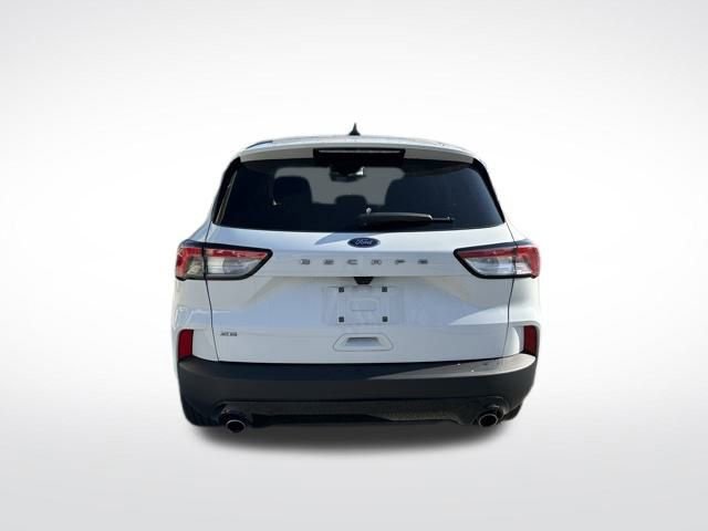 Certified 2022 Ford Escape SE w/ SE Sport Appearance Package image 4