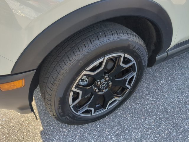 Certified 2025 Ford Bronco Sport Outer Banks w/ Outer Banks Tech Package+ AWD/4WD image 12