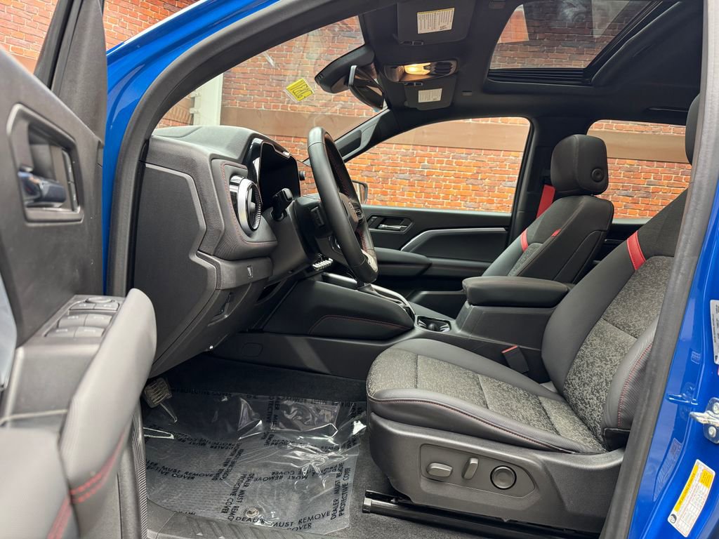 Used 2024 Chevrolet Colorado Z71 w/ Z71 Convenience Package 2 image 26