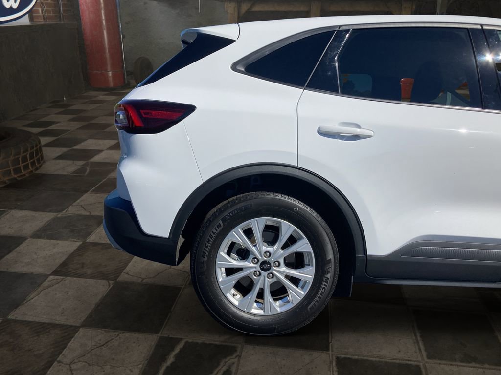 Certified 2025 Ford Escape Active FWD image 8