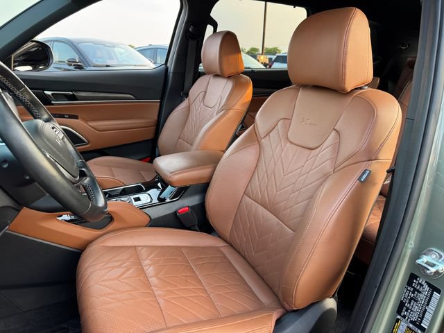 Used 2025 Kia Telluride AWD image 14