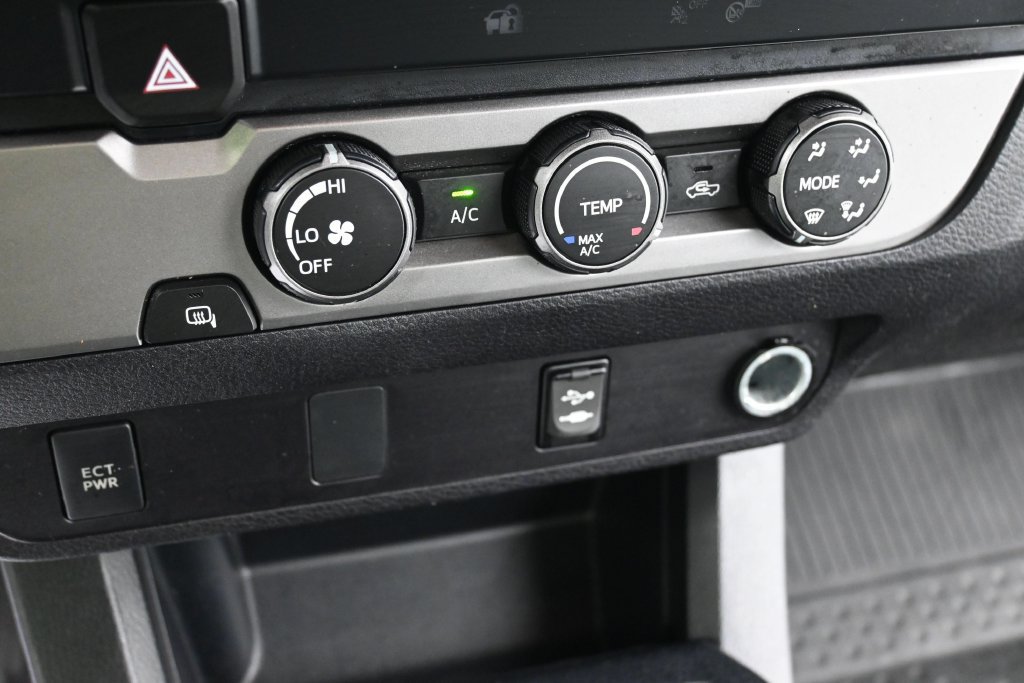 Used 2019 Toyota Tacoma SR RWD image 11