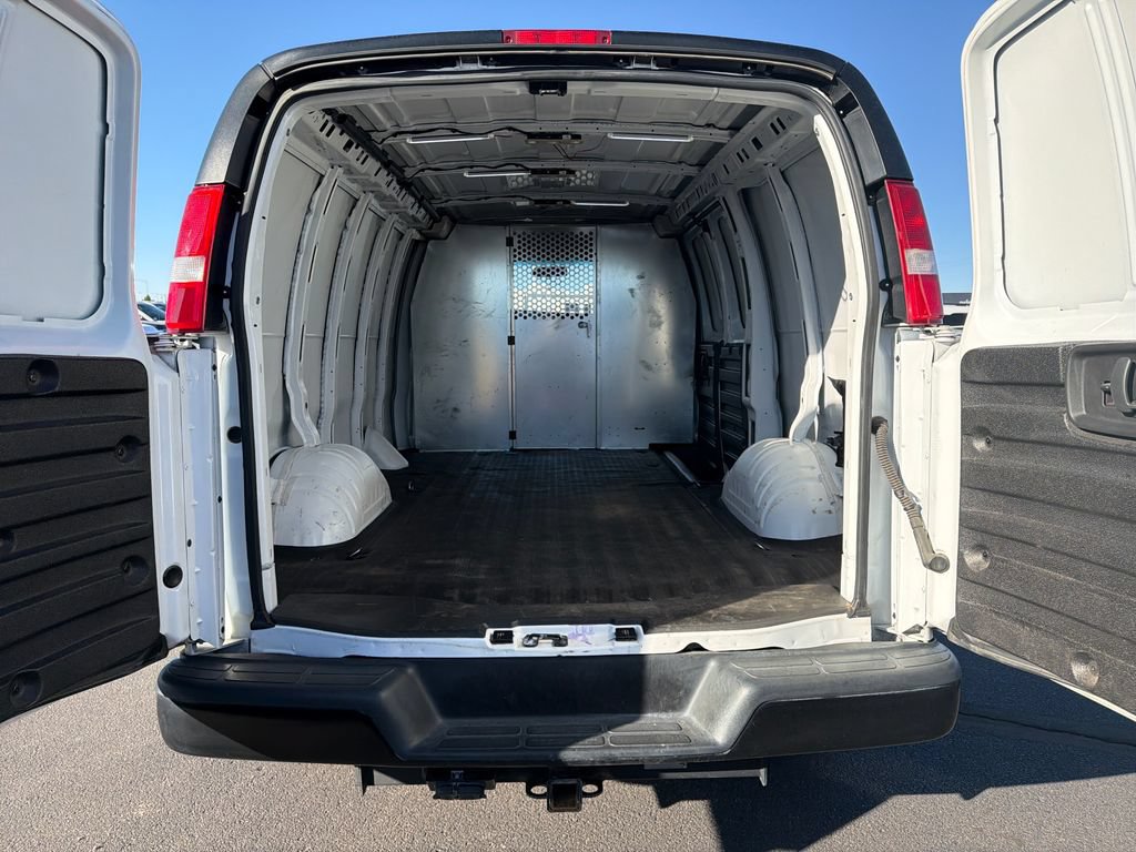 Used 2022 Chevrolet Express 2500 w/ Driver Convenience Package RWD image 18