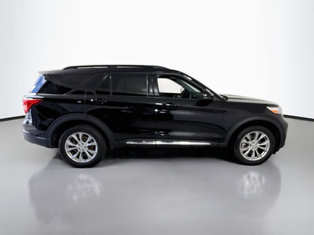 Certified 2023 Ford Explorer XLT w/ Equipment Group 202A AWD/4WD image 14