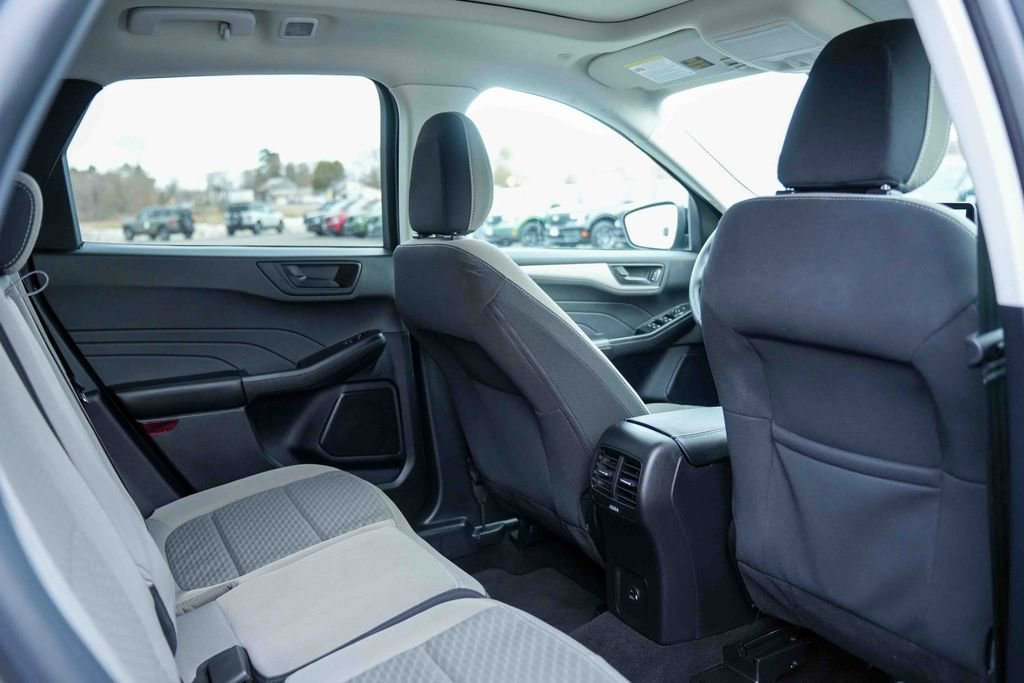 Certified 2022 Ford Escape SE w/ SE Sport Appearance Package image 18