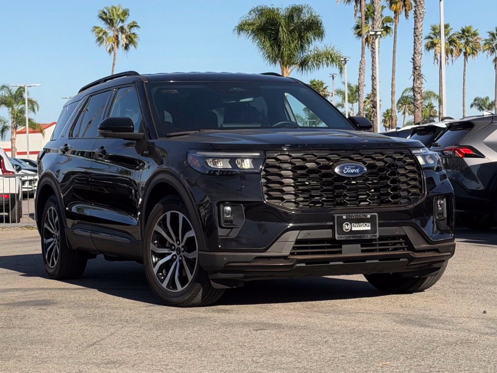 Certified 2025 Ford Explorer ST-Line w/ Premium Package RWD image 2