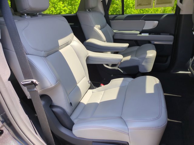 Certified 2025 Ford Expedition Active RWD image 34