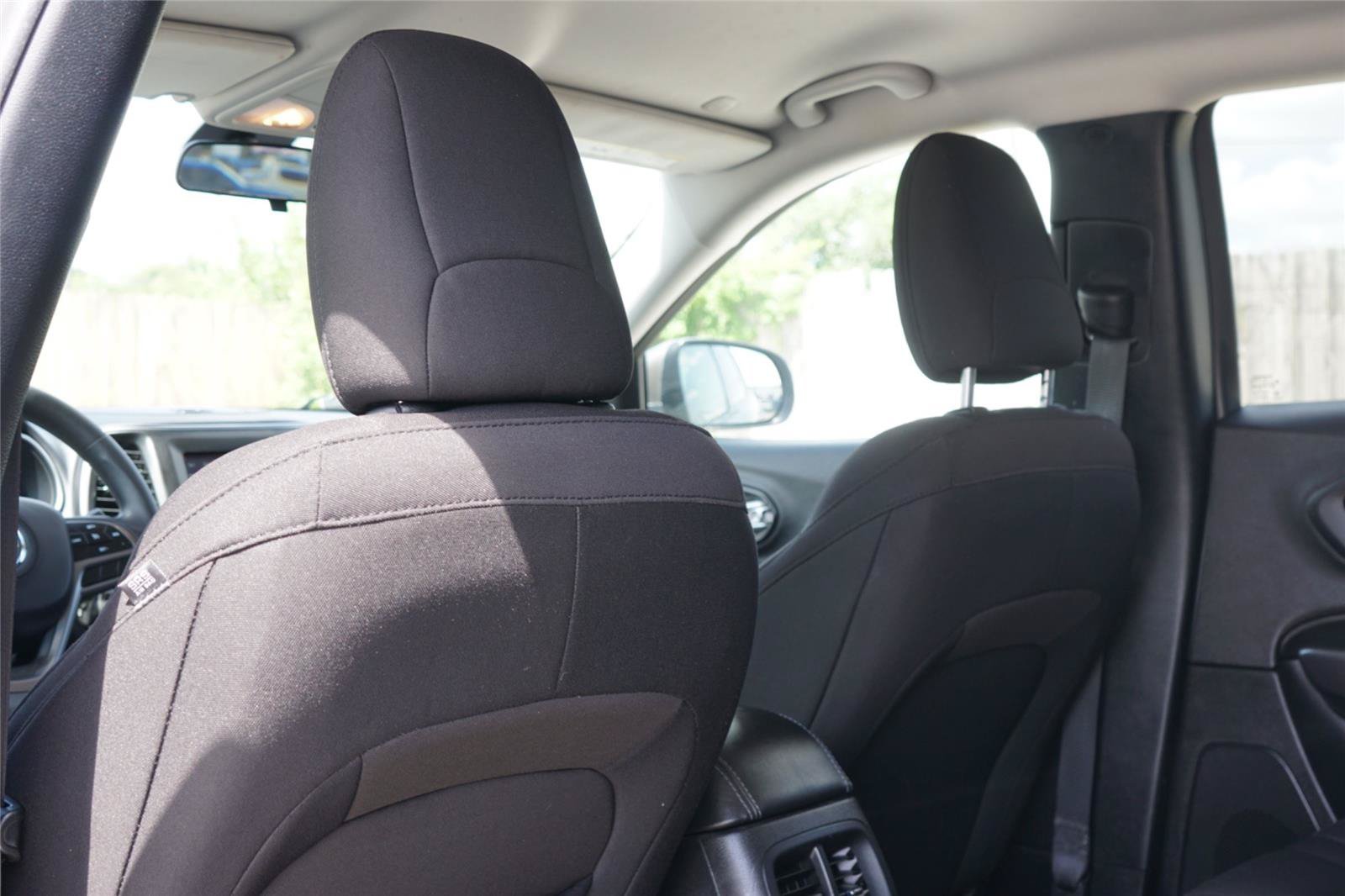 Used 2020 Jeep Cherokee Latitude FWD image 20