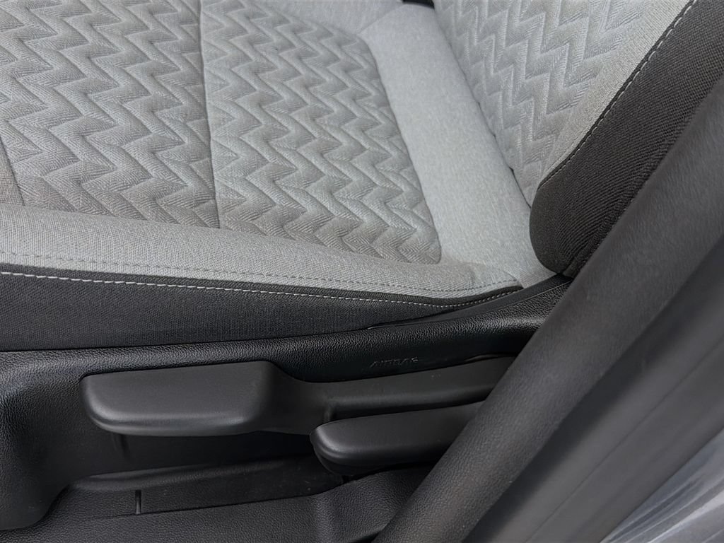 Used 2024 Chevrolet Equinox LS FWD image 22