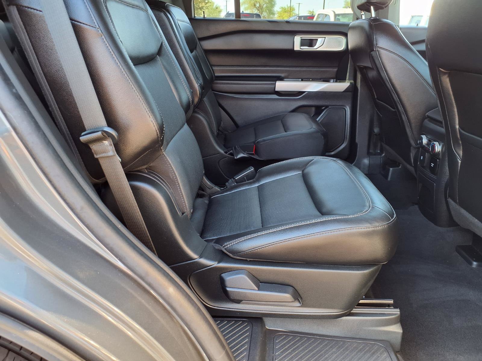 Certified 2022 Ford Explorer Limited w/ Limited Technology Package RWD image 14