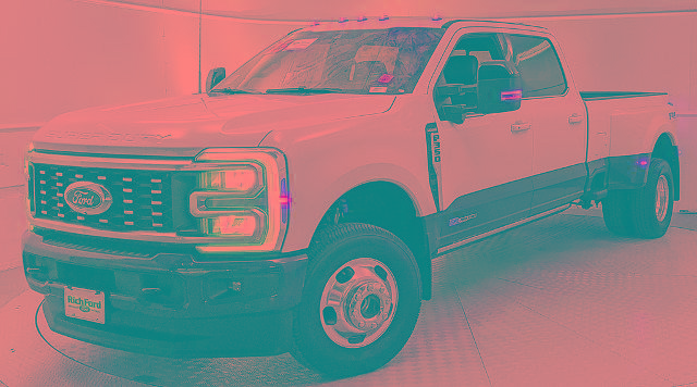 Certified 2025 Ford F350 King Ranch w/ FX4 Off-Road Package AWD/4WD image 6