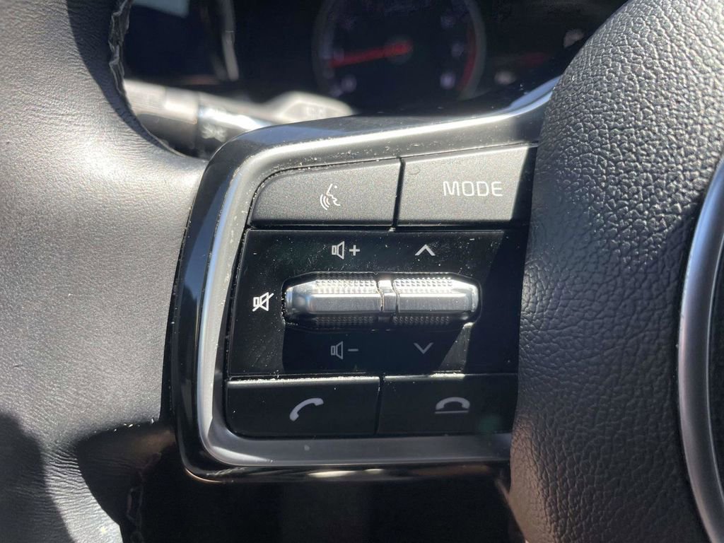 Used 2022 Kia Sorento S FWD image 27