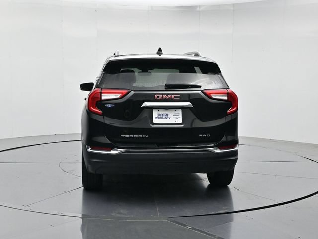 Used 2024 GMC Terrain SLT AWD/4WD image 8