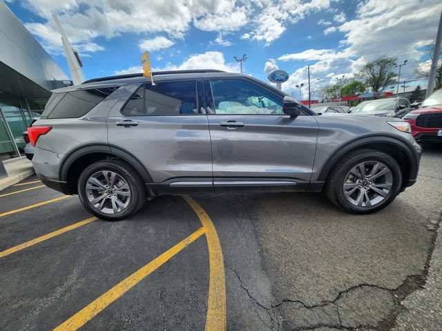 Certified 2023 Ford Explorer XLT w/ Equipment Group 202A AWD/4WD image 9