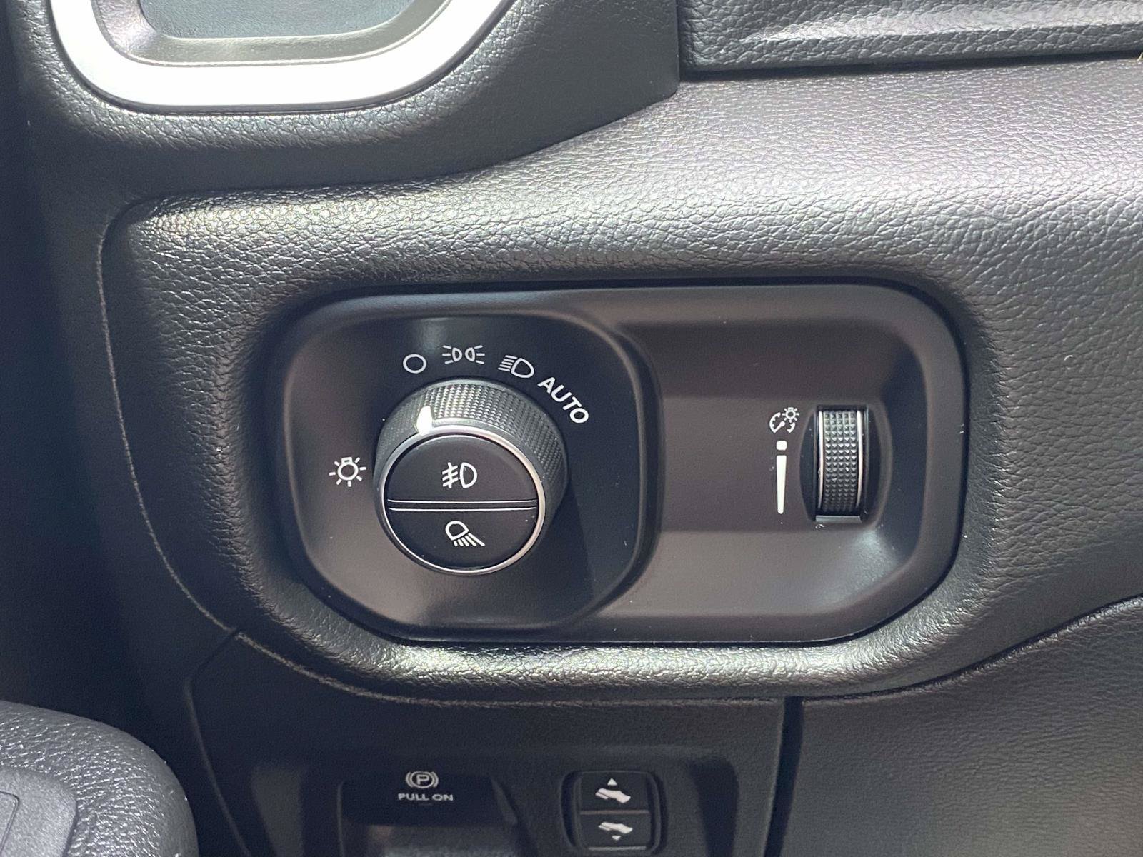 Used 2023 RAM 1500 Big Horn AWD/4WD image 18