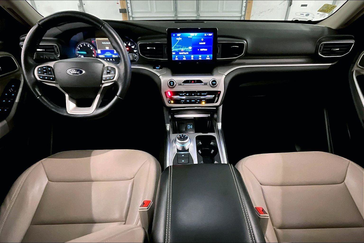 Certified 2022 Ford Explorer XLT w/ Equipment Group 202A image 14