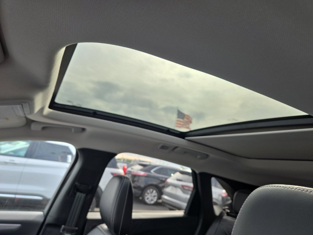 Certified 2024 Ford Escape SE w/ PHEV Premium Package FWD image 10