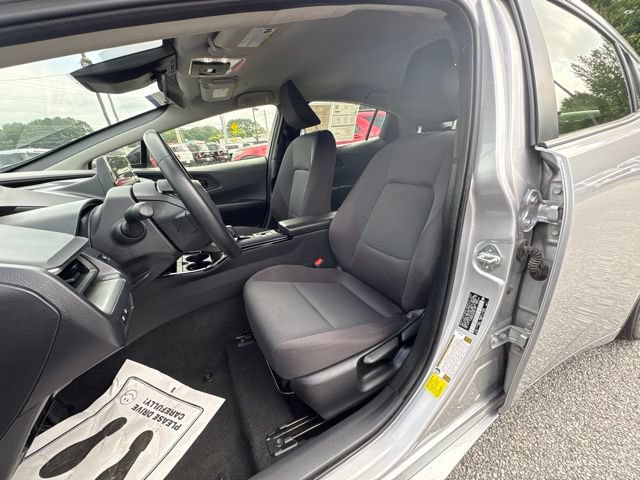 Used 2025 Toyota Prius LE FWD image 12