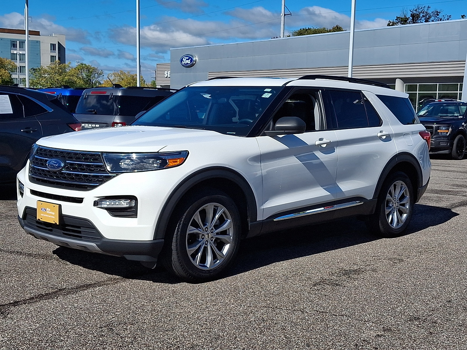 Certified 2023 Ford Explorer XLT w/ Equipment Group 202A AWD/4WD image 5