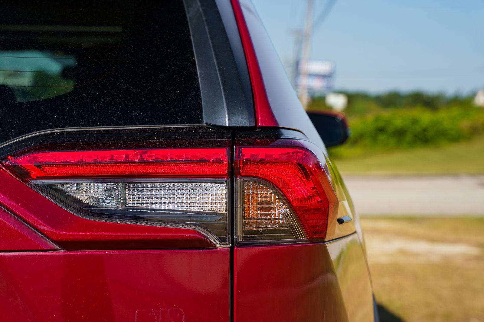 Used 2019 Toyota RAV4 XLE w/ Convenience Package FWD image 18
