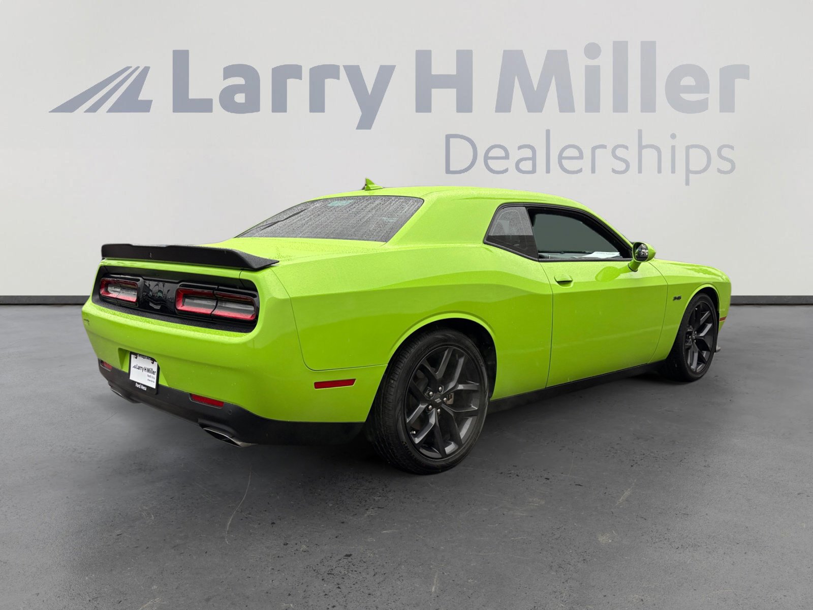 Used 2023 Dodge Challenger R/T w/ Blacktop Package image 5