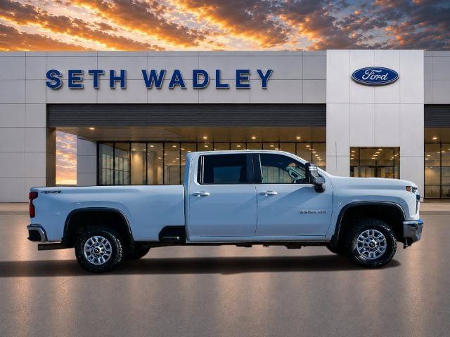 Used 2021 Chevrolet Silverado 2500 LT w/ Convenience Package AWD/4WD image 8