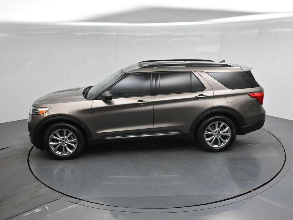 Certified 2021 Ford Explorer XLT w/ Equipment Group 202A RWD image 44