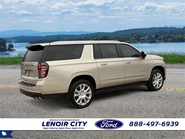 Used 2023 Chevrolet Suburban High Country image 5