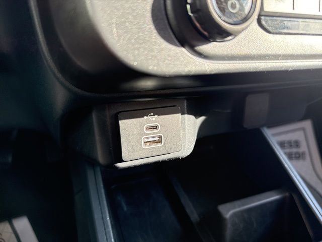 Certified 2025 Ford Maverick XL w/ 4K Tow Package image 32