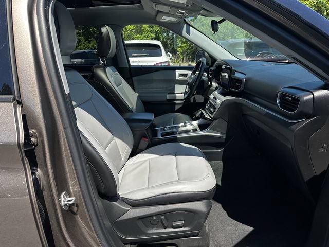 Certified 2021 Ford Explorer XLT w/ Equipment Group 202A AWD/4WD image 34